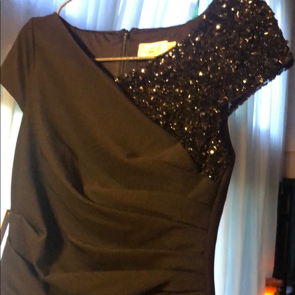 Formal Dress - Picture 3 of 8